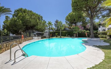 Property slide 32