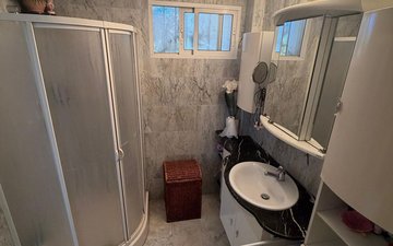 Property slide 20
