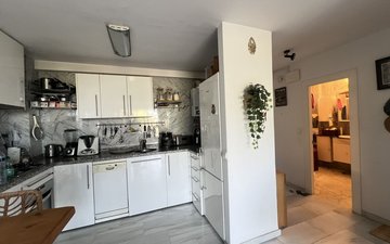 Property slide 25