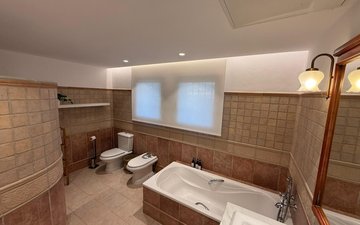 Property slide 32