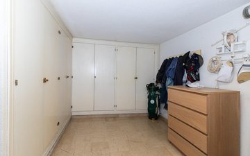 Property slide 32
