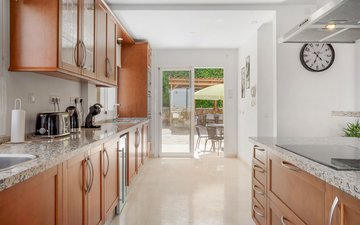 Property slide 18