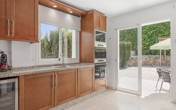 Property slide 19