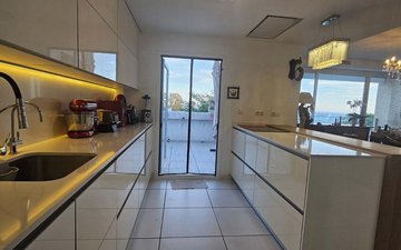 Property slide 14