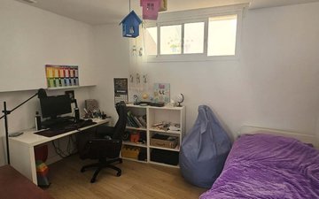 Property slide 25