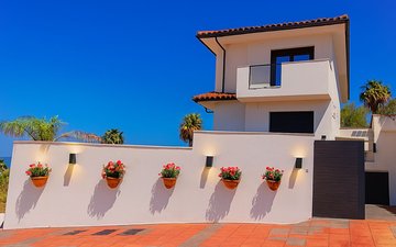 Property slide 14
