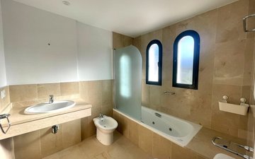 Property slide 32