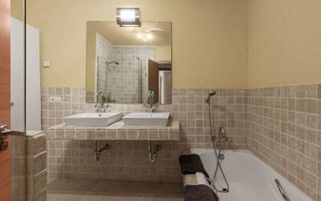 Property slide 10