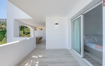 Property slide 32