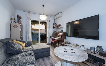Property slide 21