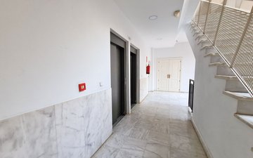 Property slide 32