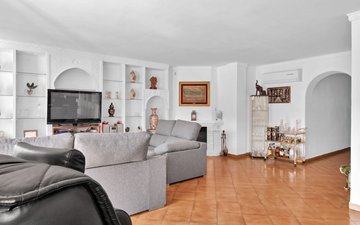 Property slide 21