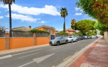 Property slide 32