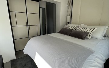 Property slide 32