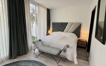 Property slide 10
