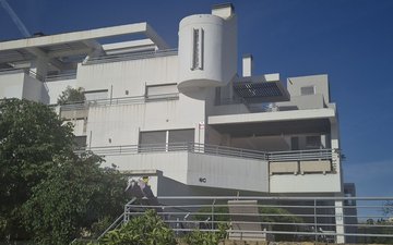 Property slide 22