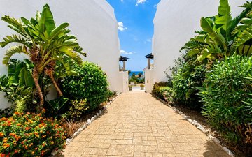 Property slide 20