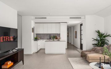 Property slide 32