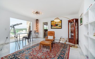 Property slide 10