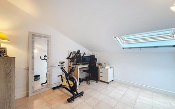 Property slide 44