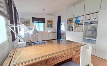 Property slide 24