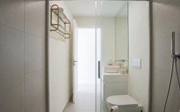 Property slide 32