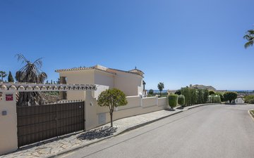 Property slide 75
