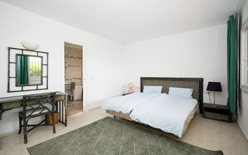 Property slide 14