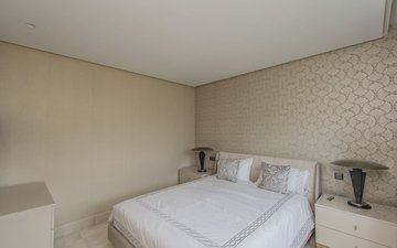 Property slide 32