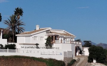 Property slide 14