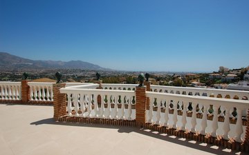 Property slide 20