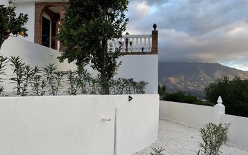 Property slide 75