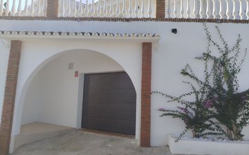 Property slide 77