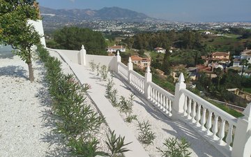 Property slide 80
