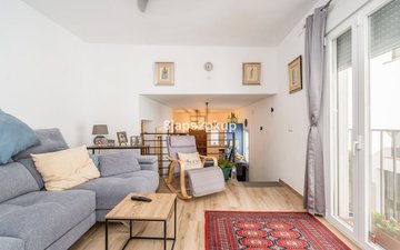 Property slide 10