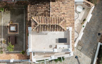 Property slide 32