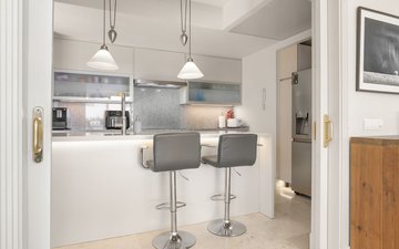 Property slide 10