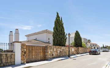 Property slide 44