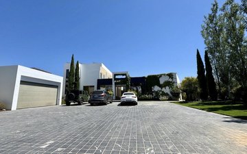 Property slide 18