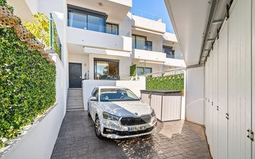Property slide 32