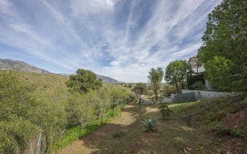 Property slide 112