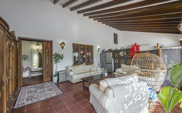 Property slide 18