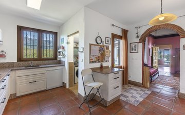 Property slide 32