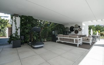 Property slide 25