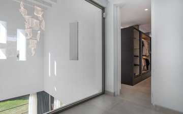 Property slide 32