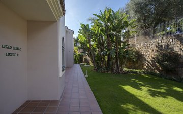 Property slide 32