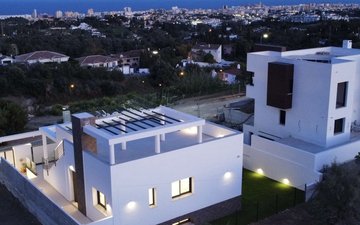 Property slide 32