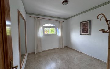 Property slide 32