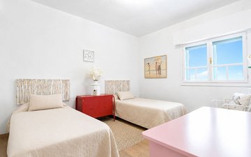 Property slide 32
