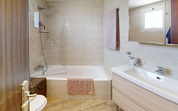Property slide 19